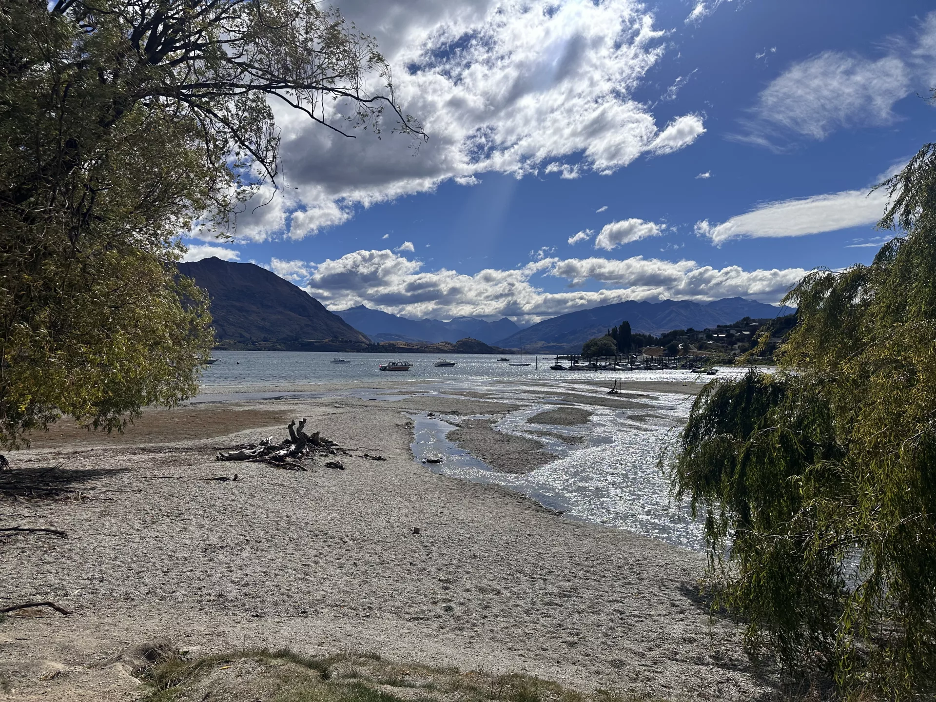 Aussicht vom Spielplatz an der Marina von Wanaka