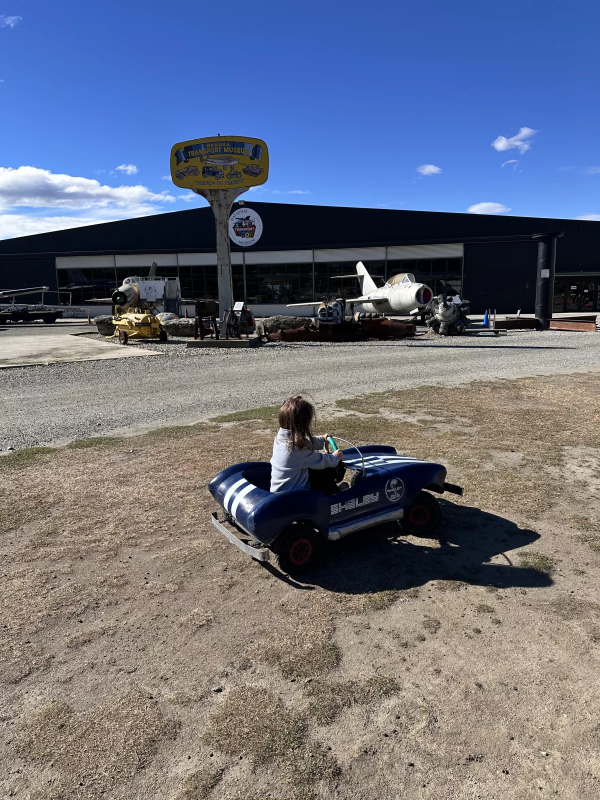 Highlight für unsere Tochter: die Tretautos für Kinder