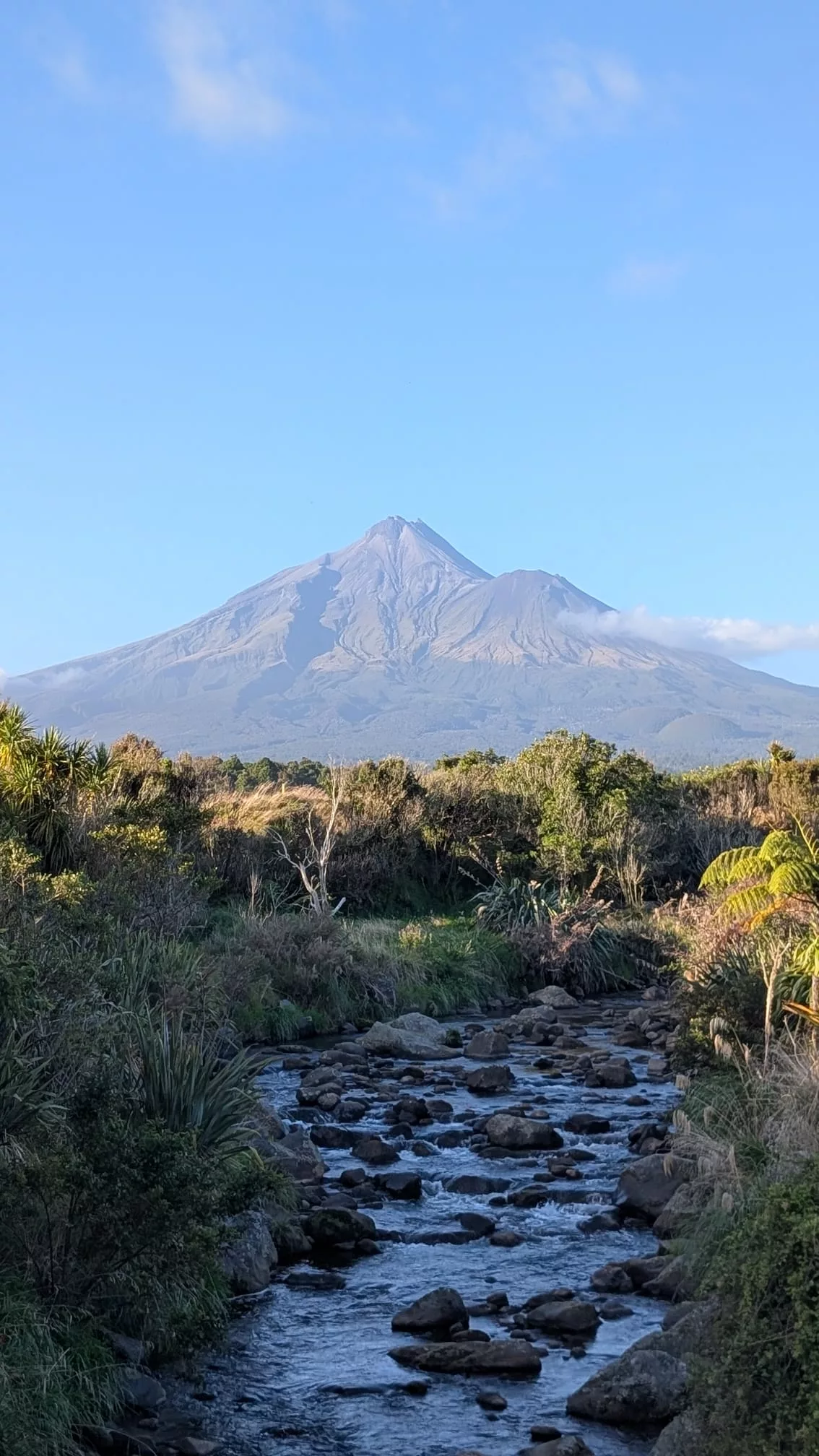 Mount Taranaki aus der Ferne