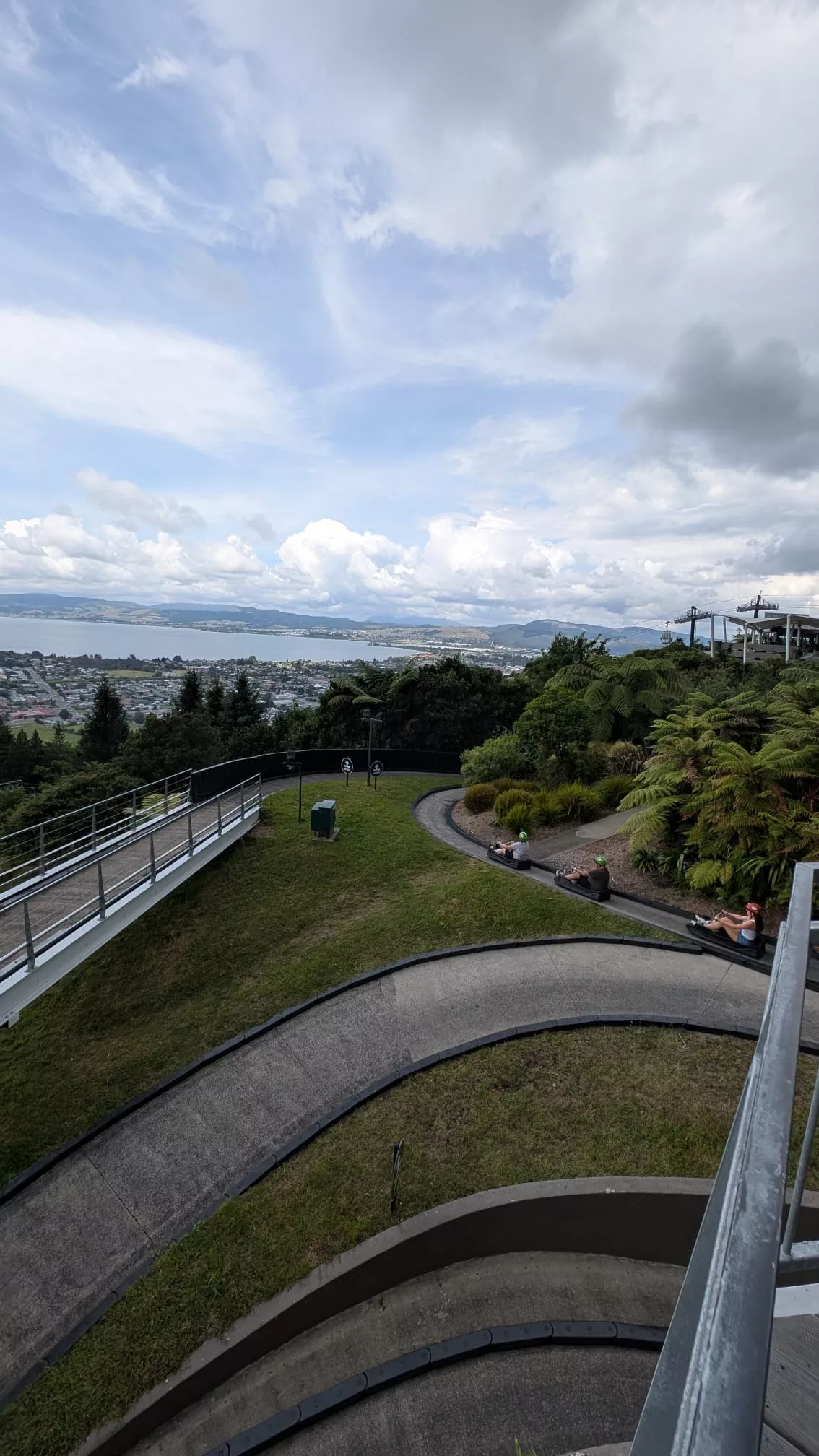 Dabei kannst du einen Blick auf die Luge Strecken werfen