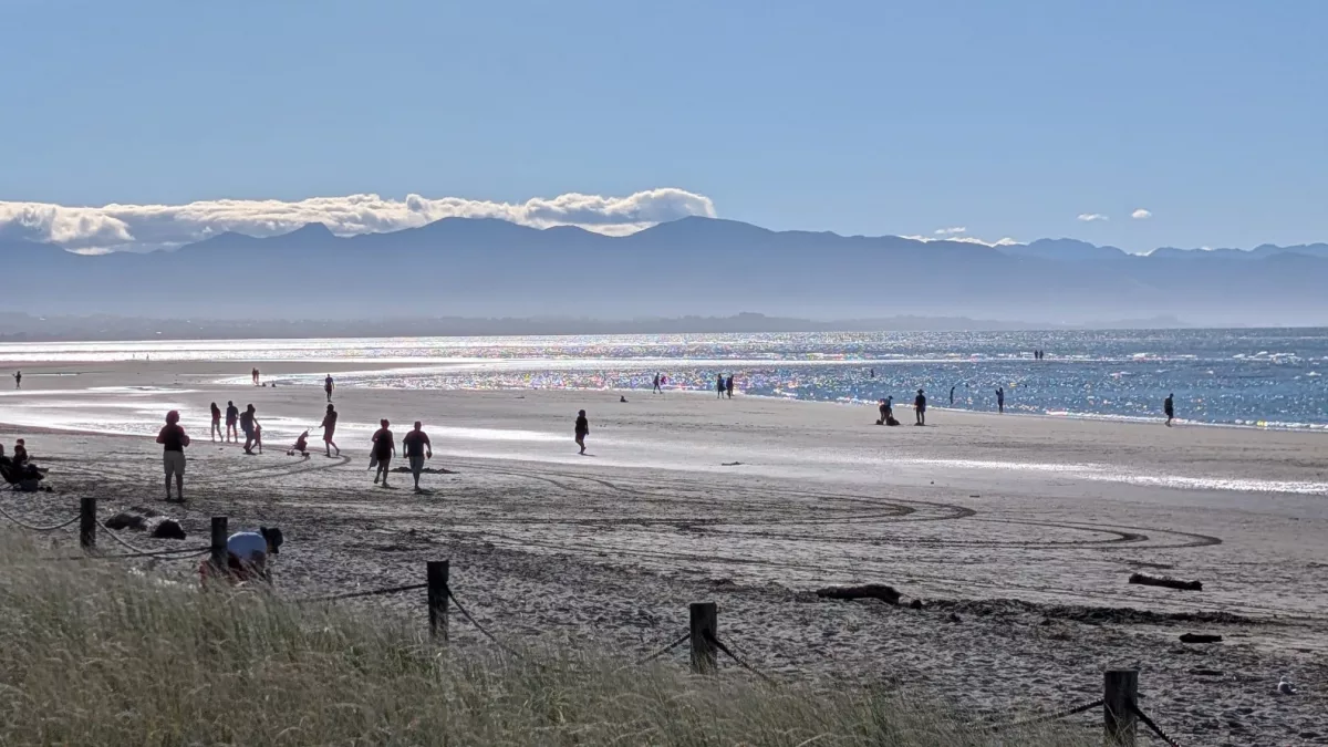 Trotz vieler Besucher fühlt sich der Strand nicht überlaufen an