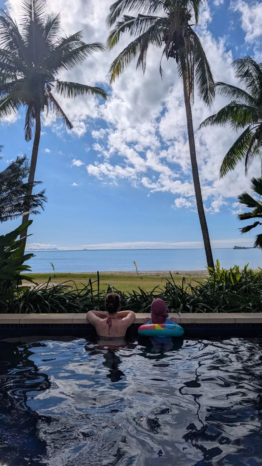 Zu unserem Zimmer gehörte auch dieser Pool Entspannung im privaten Pool einiger Zimmer