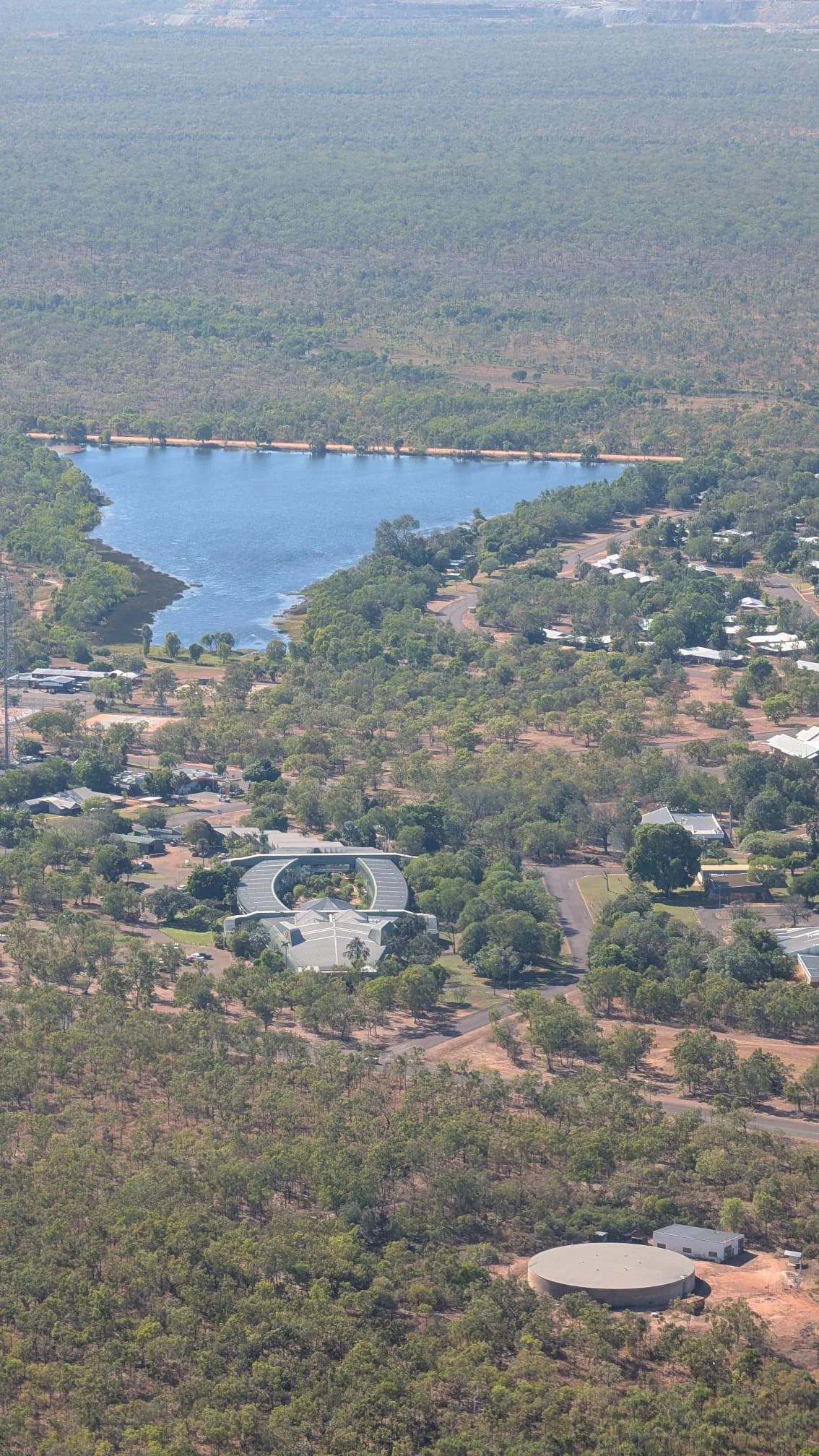 Das Mercure Kakadu Crocodile Hotel in Form eines Krokodils Mercure Kakadu Crocodile Hotel