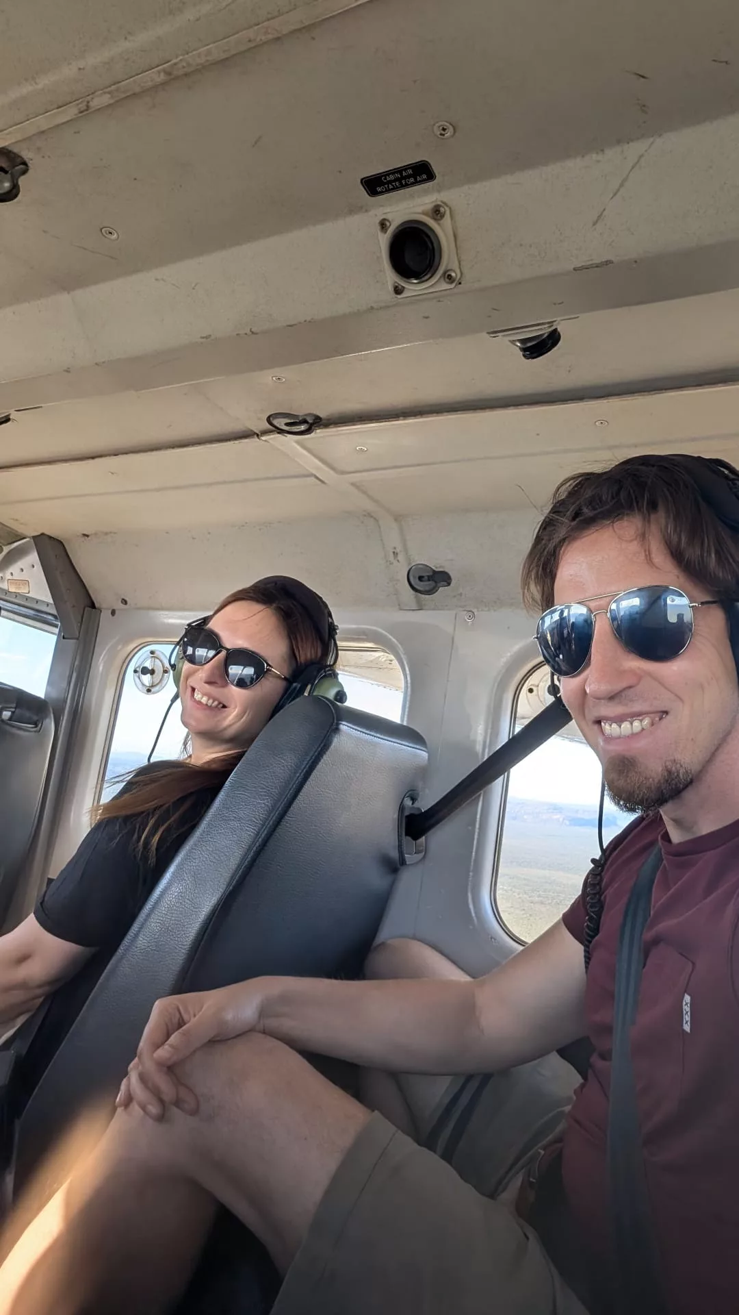 Wir in der kleinen Cessna Kakadu Rundflug mit Cessna Flugzeug