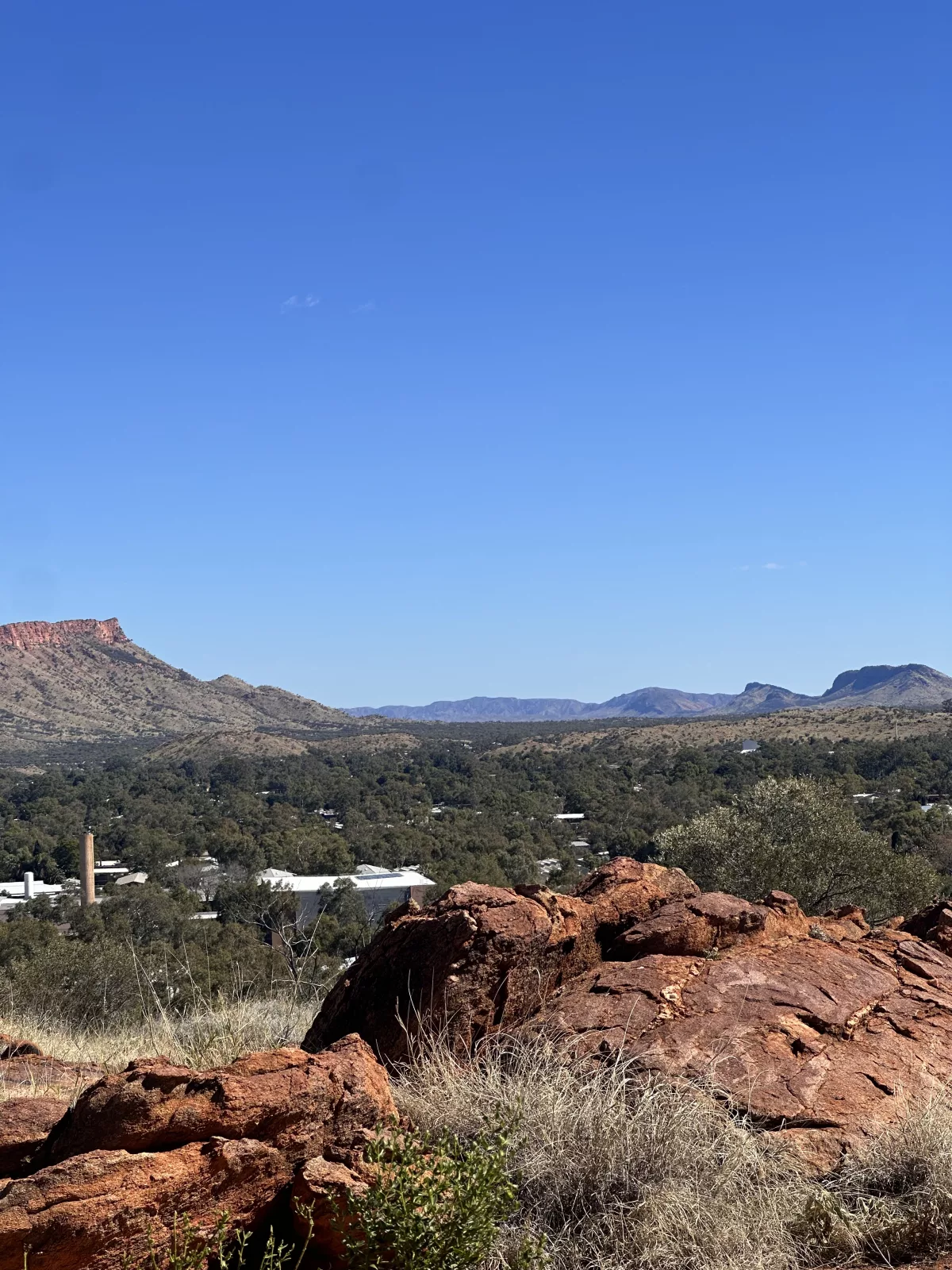 Bergwelt rund um Alice Springs Aussicht in die Bergwelt von Alice Springs