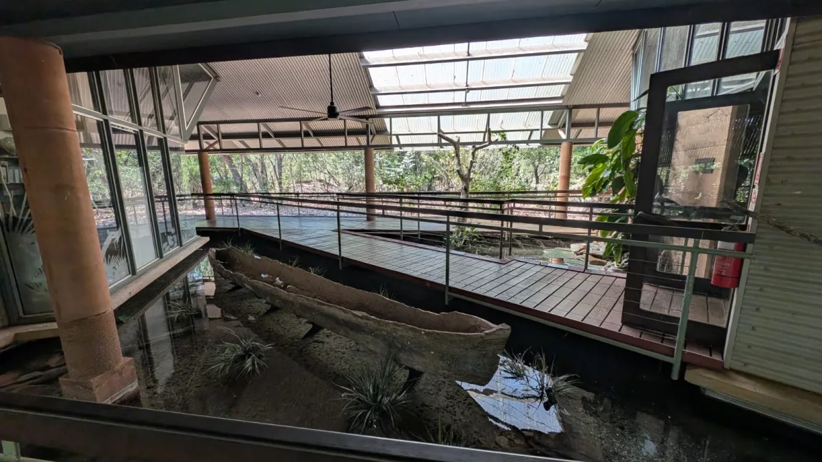 Kanu im Bowali Visitor Center Altes Kanu im Bowali Visitor Center