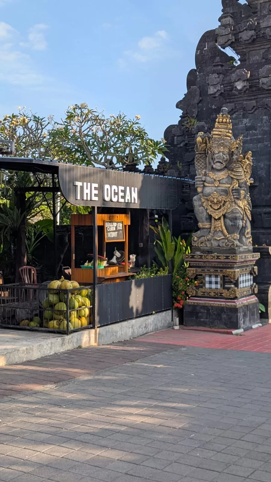 Verkaufsstände am Tempel Tanah Lot auf Bali