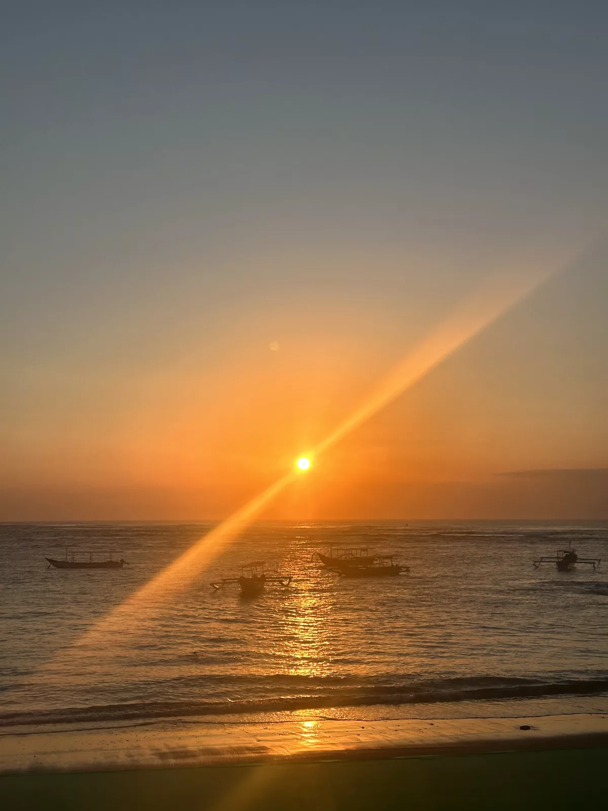 Sonnenuntergang am Strand von Kuta, Bali