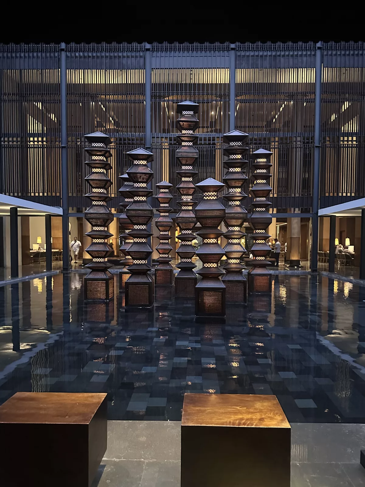 Moderne Balinesische Architektur im ANVAYA Hotel Kuta