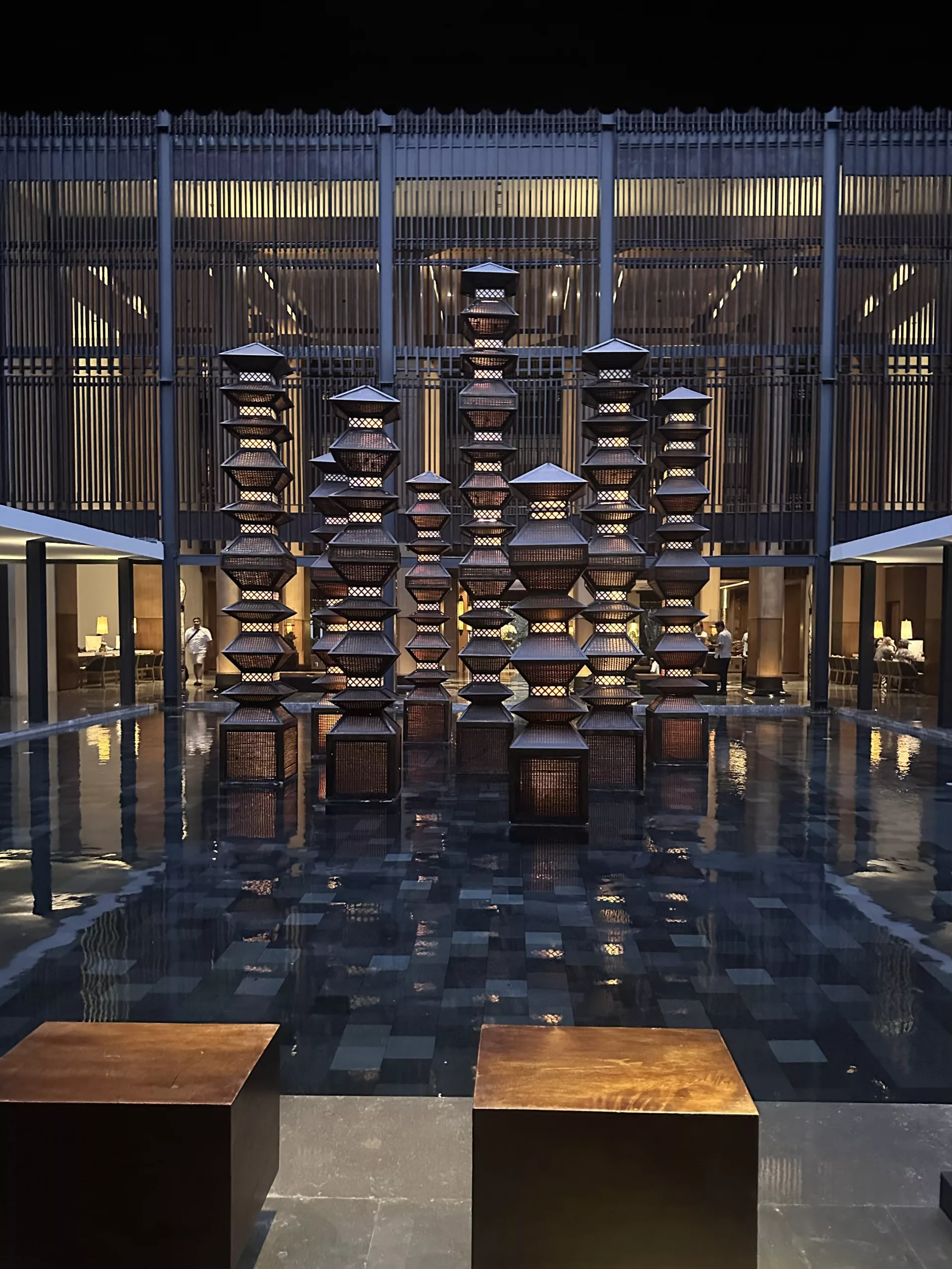 Moderne Balinesische Architektur im ANVAYA Hotel Kuta