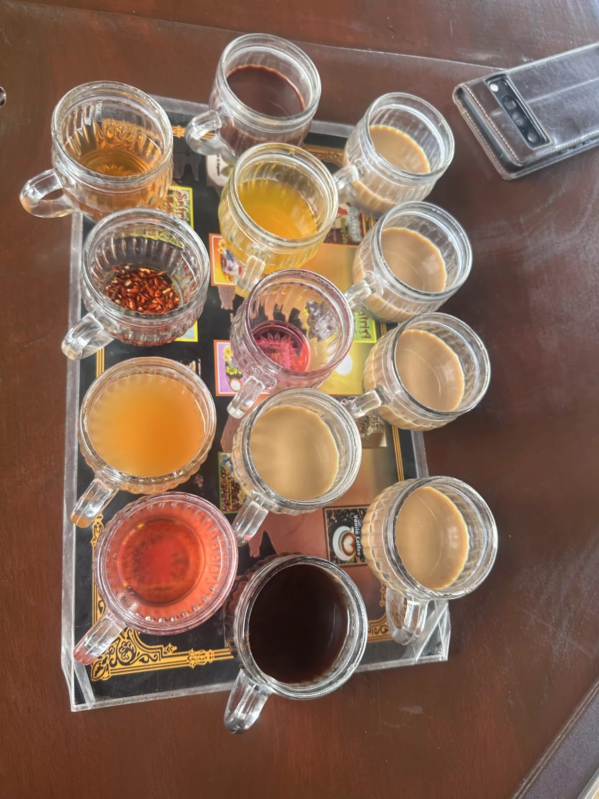 Verschiedene Tee-, Kakao- und Kaffeesorten zur Verkostung auf Bali