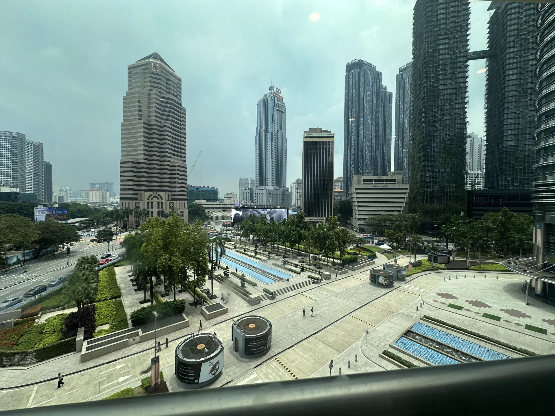 Aussicht vom Museumscafé im Petrosains KL