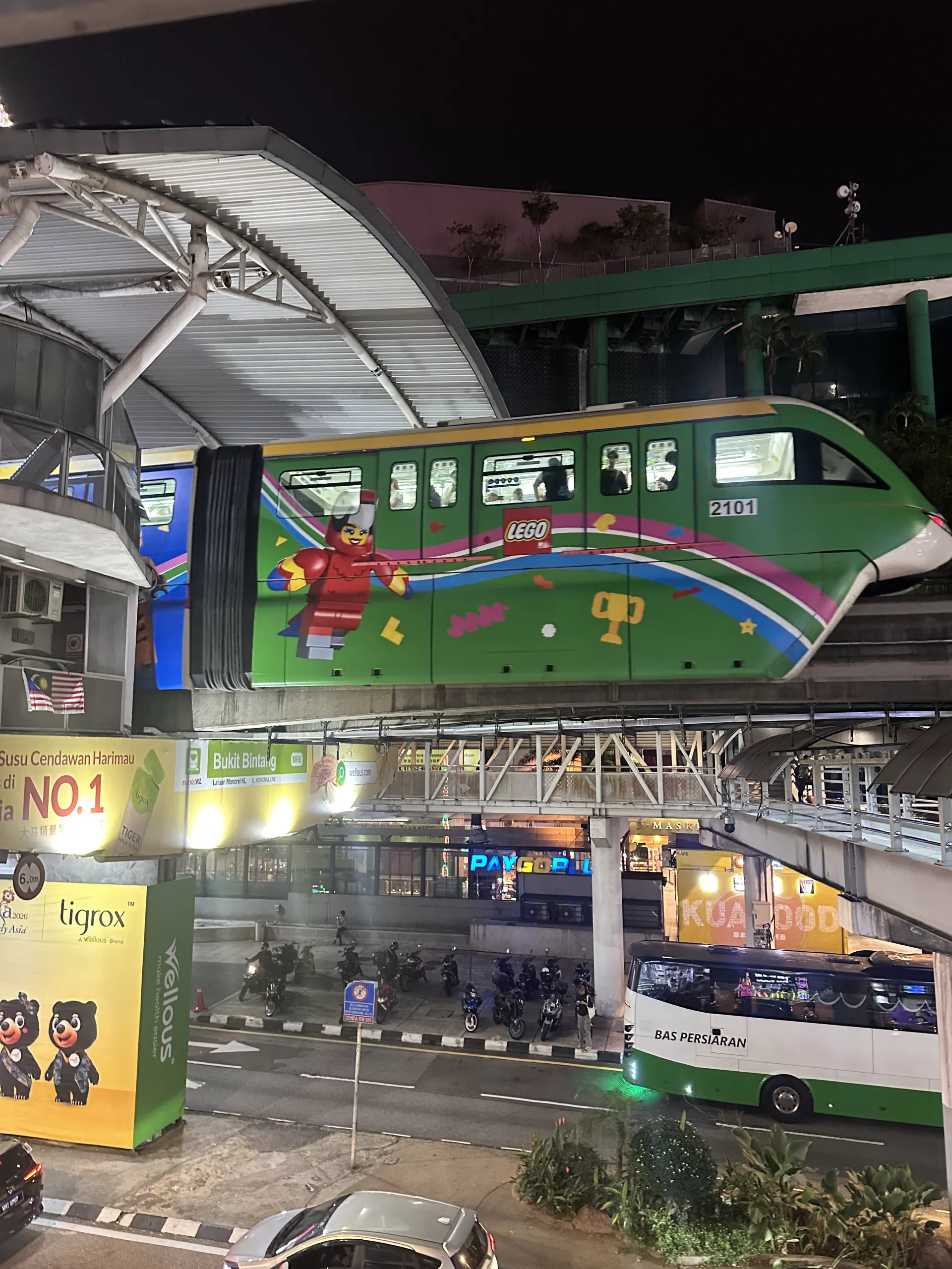 KL Monorail mit Lego-Motiven