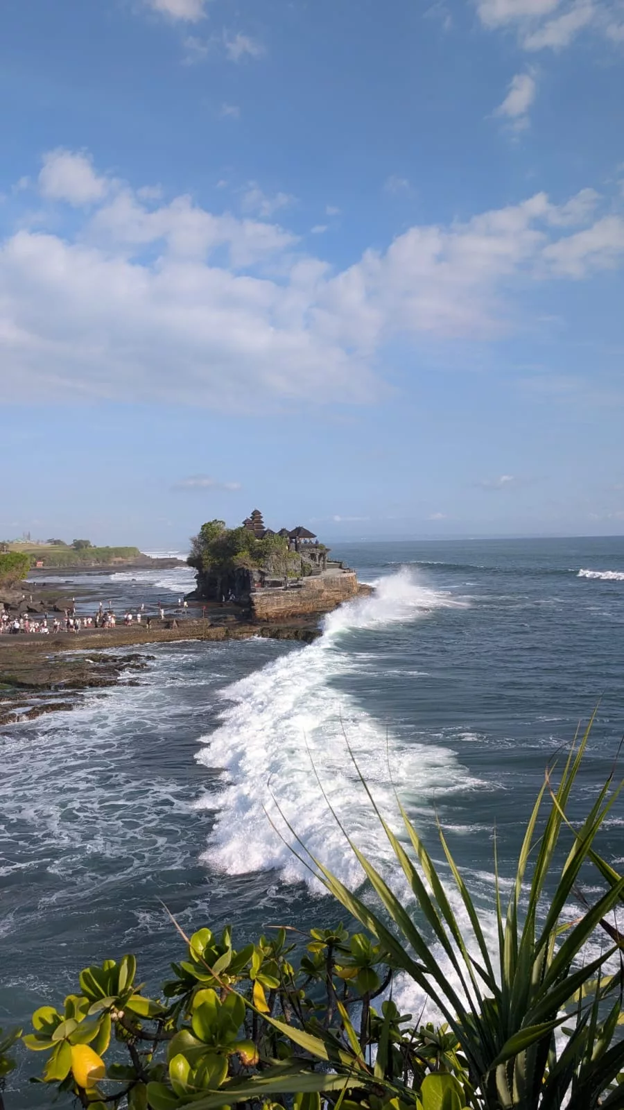 Blick auf den Tempel Tanah Lot auf Bali
