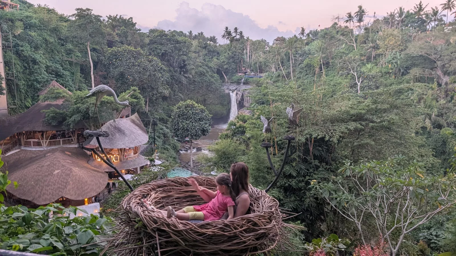 Vogelnest-Fotospot am Tegenungan Wasserfall