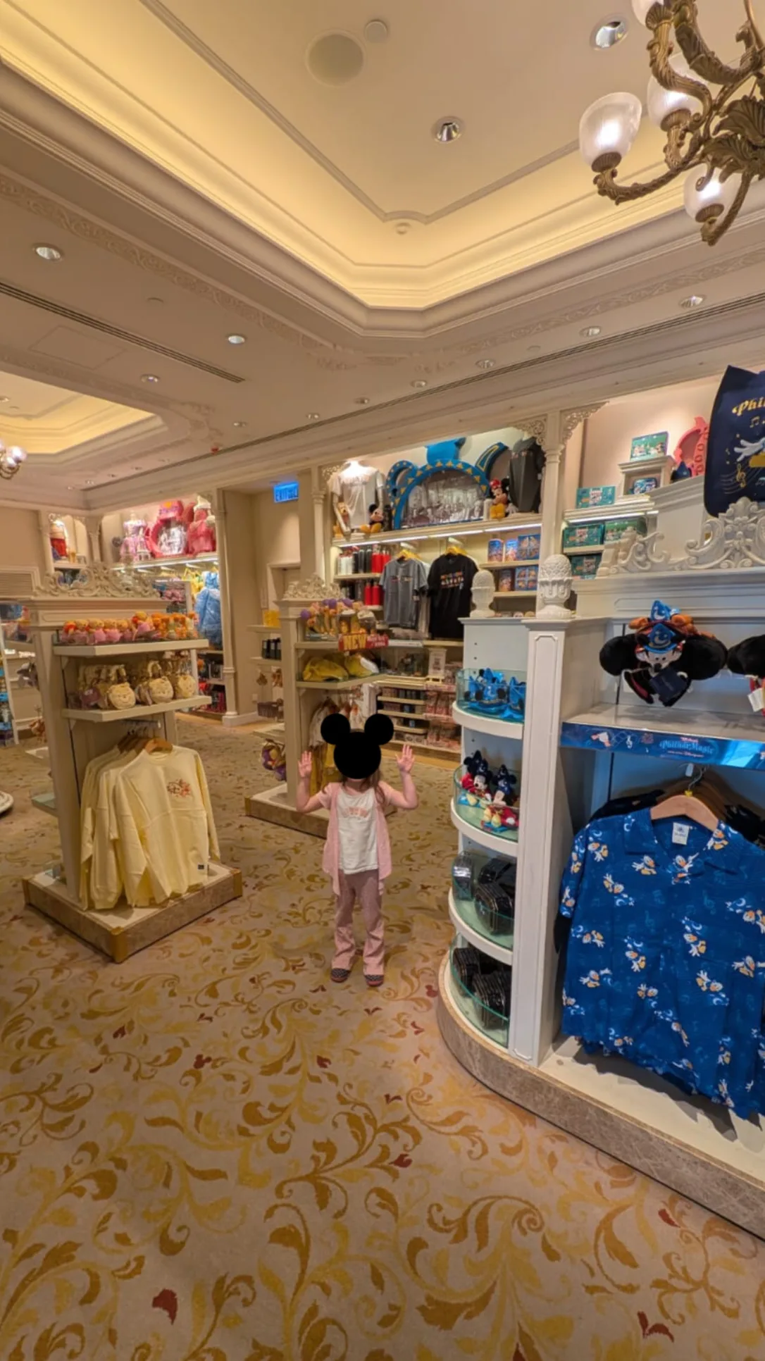 Hoteleigener Disney-Shop mit umfangreichem Angebot Disney Shop im Disneyhotel Hongkong