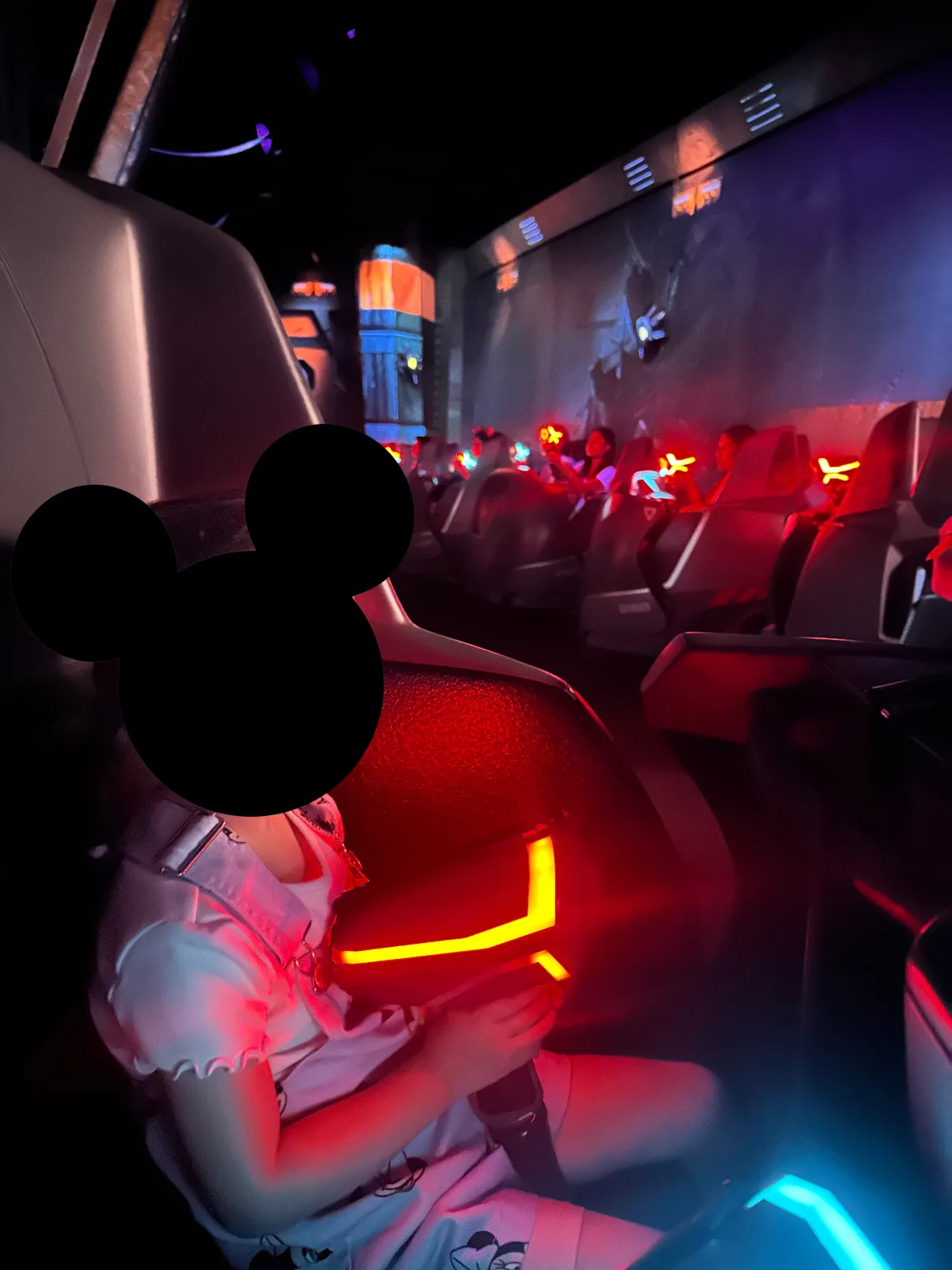 Das Ant-Man and The Wasp Fahrgeschäft wollte unsere Tochter mehrmals fahren Ant-Man and The Wasp Fahrgeschäft im Disneyland Hongkong