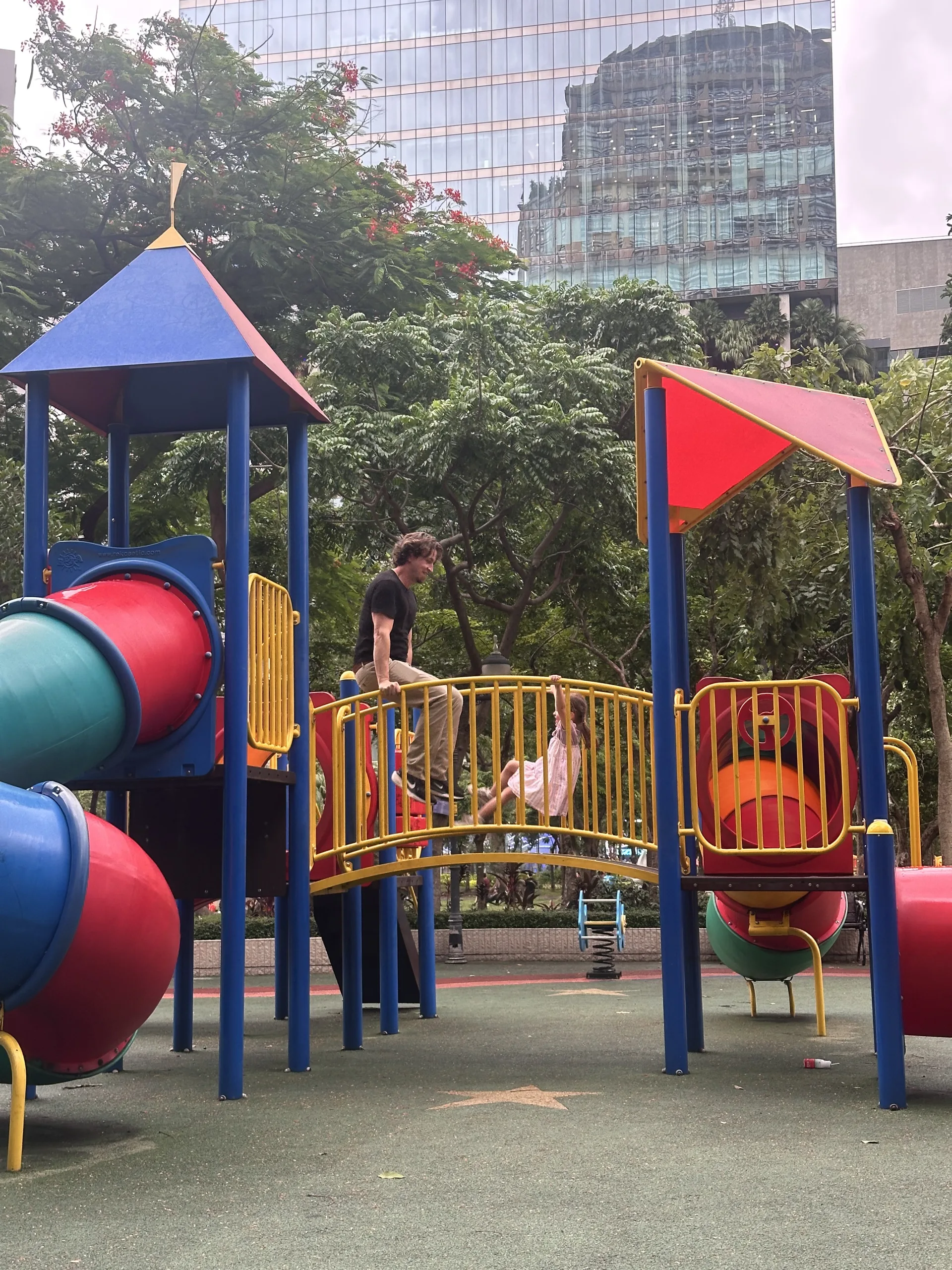 Spielplatz im Benjasiri Park