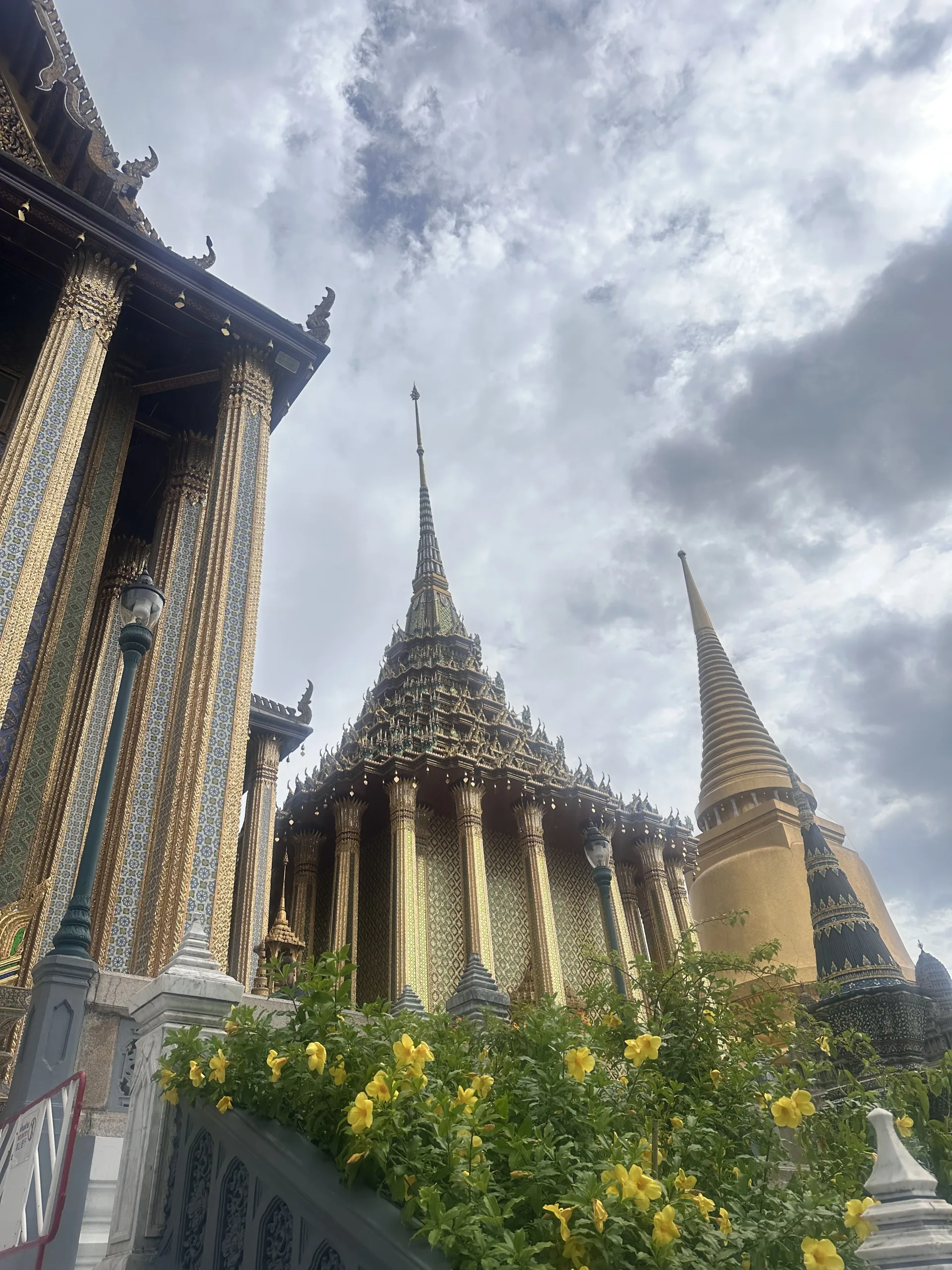 Gold wohin man schaut im großen Palast von Bangkok