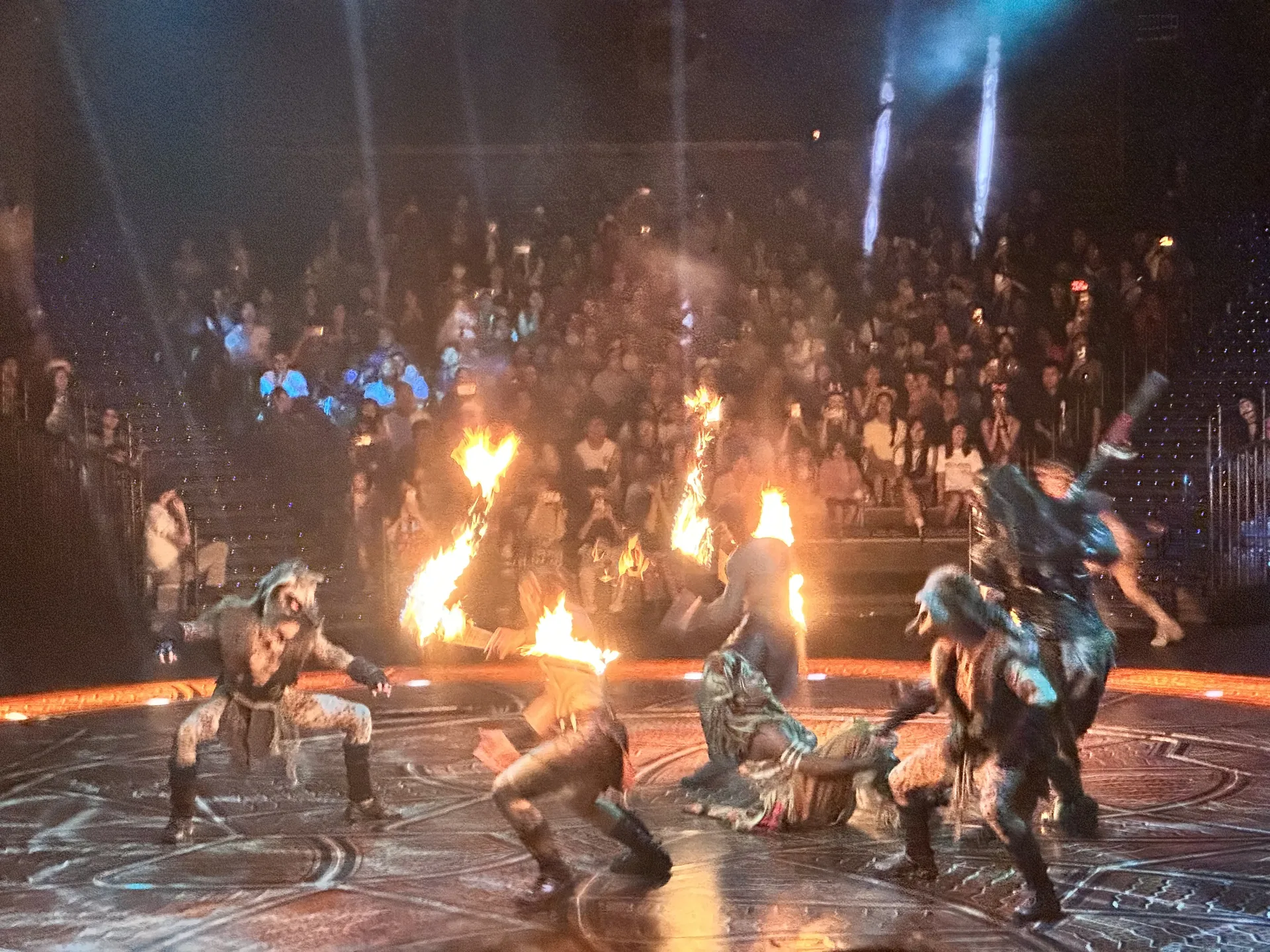 Teil der König der Löwen Show im Disneyland Hongkong