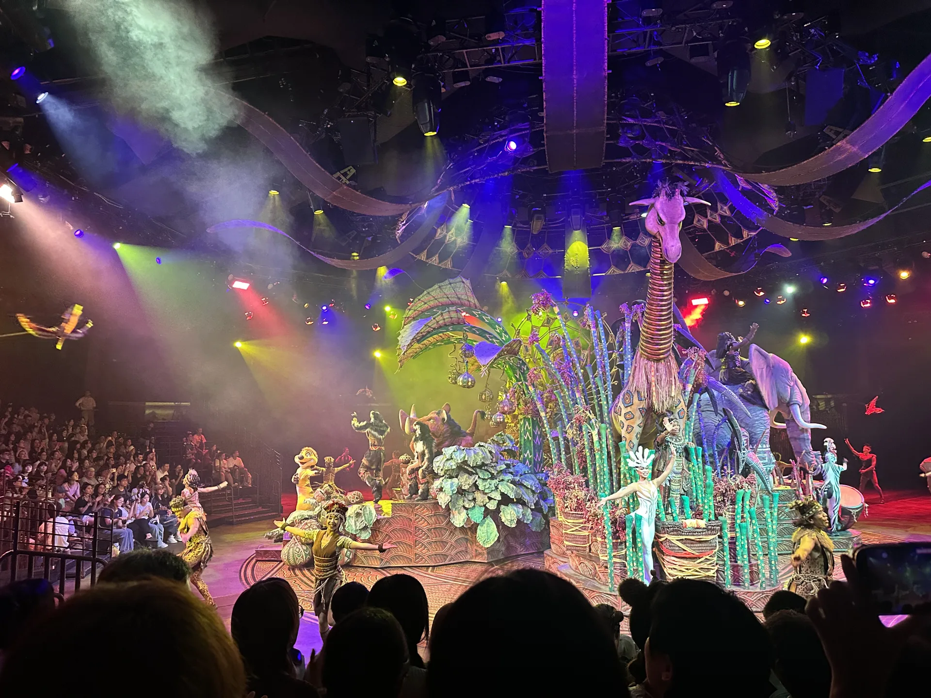 Finale der König der Löwen Show im Disneyland Hongkong
