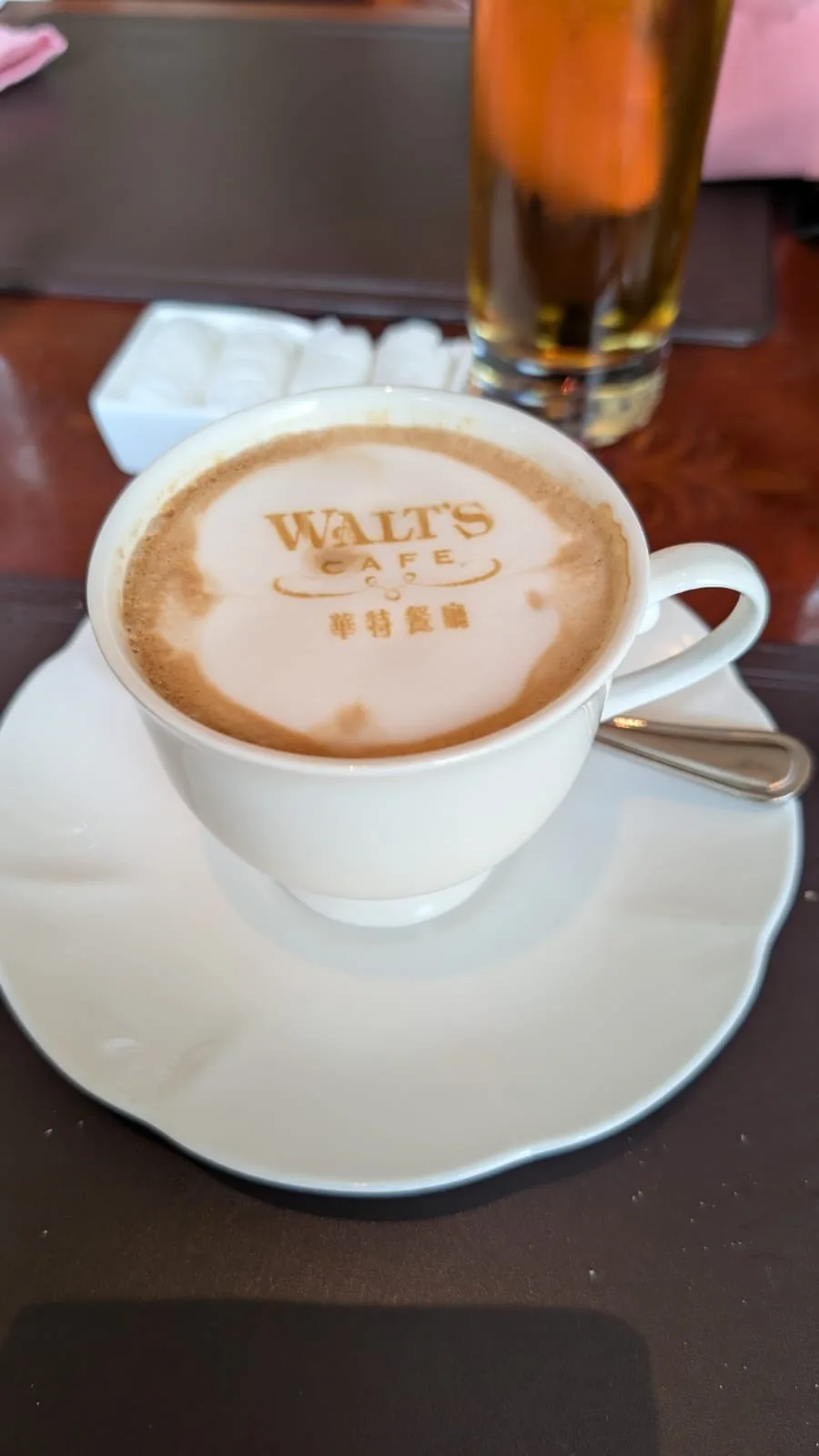 Kaffee trinken in Walt‘s Café Kaffee in Walt‘s Café (Disneyhotel Hongkong)