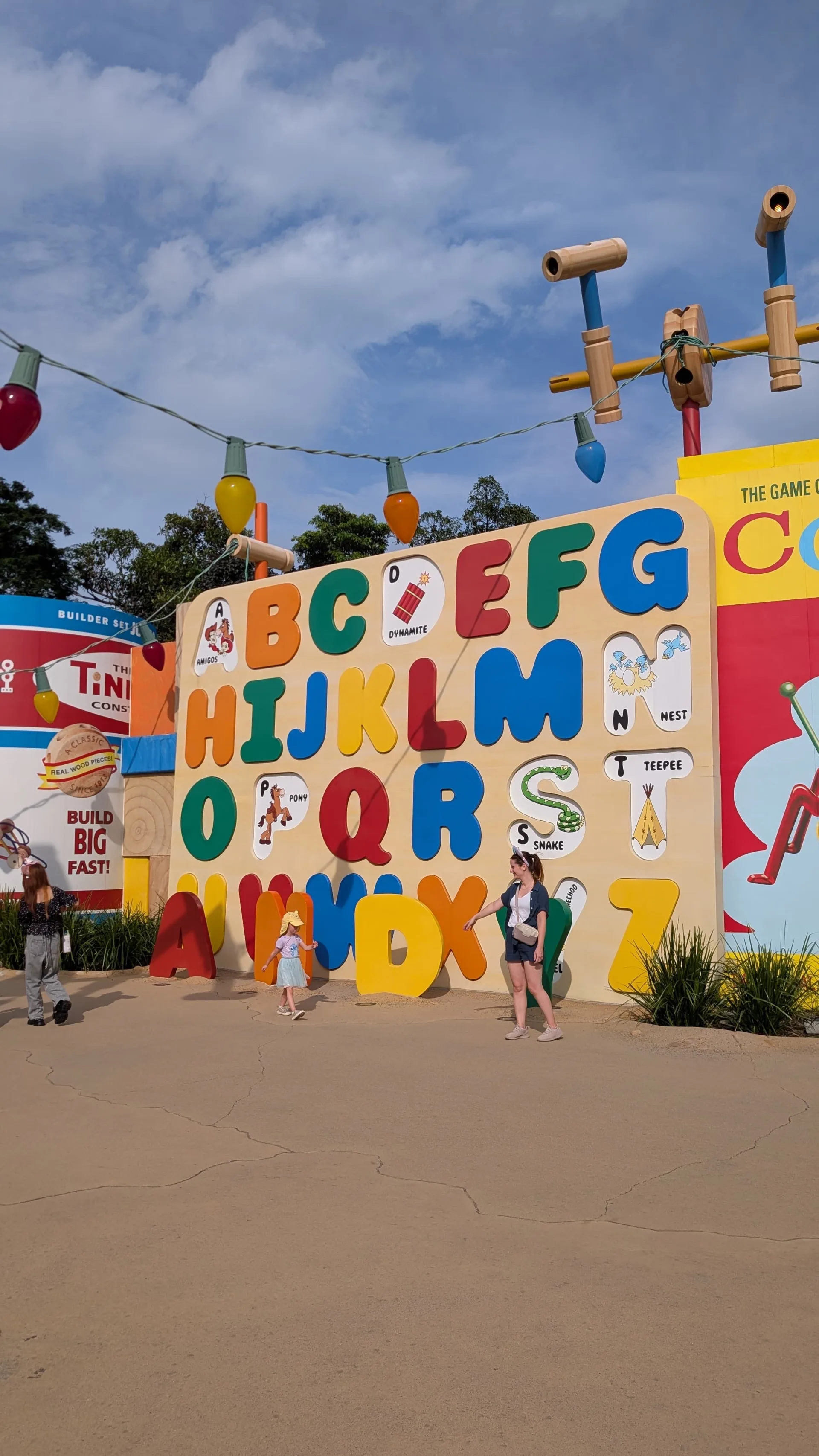Im Toy Story Land ist alles bunt und verspielt