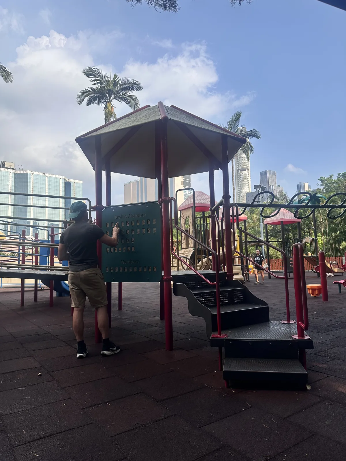 Unser eigentliches Ziel: der Spielplatz Spielplatz im Kowloon Park Hongkong