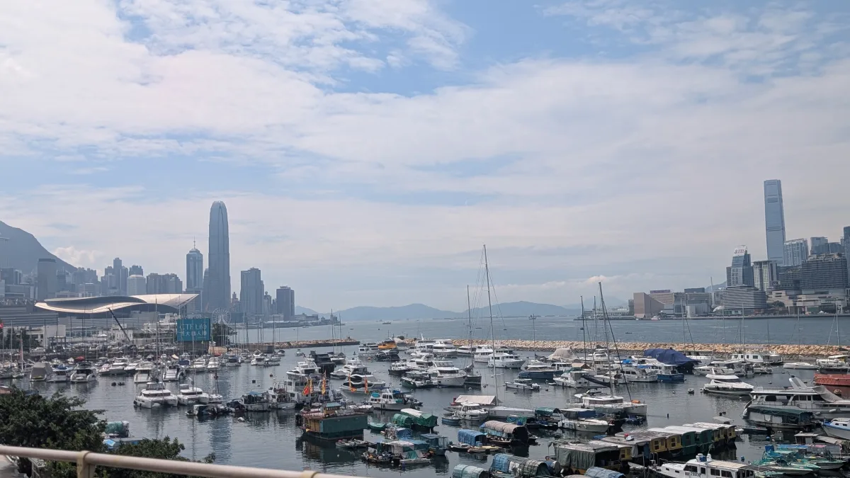 Blick auf die Jachten vor dem Victoria Harbour Blick auf die Jachten vor dem Victoria Harbour